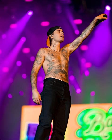 Justin Bieber compartilha melhores momentos no Rock in Rio multidão