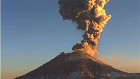 El volcán Popocatépetl registra explosión y una fumarola de mil 500