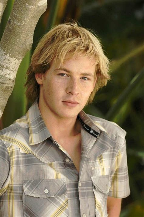 Angus Mclaren As Lewis Mccartney H2o Mermaids Lewis Top Tv Shows