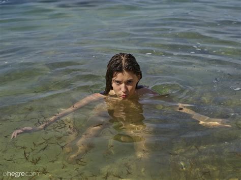 AMATEUR GIRL Anna L Atlantic Ocean 43 14000px Porn