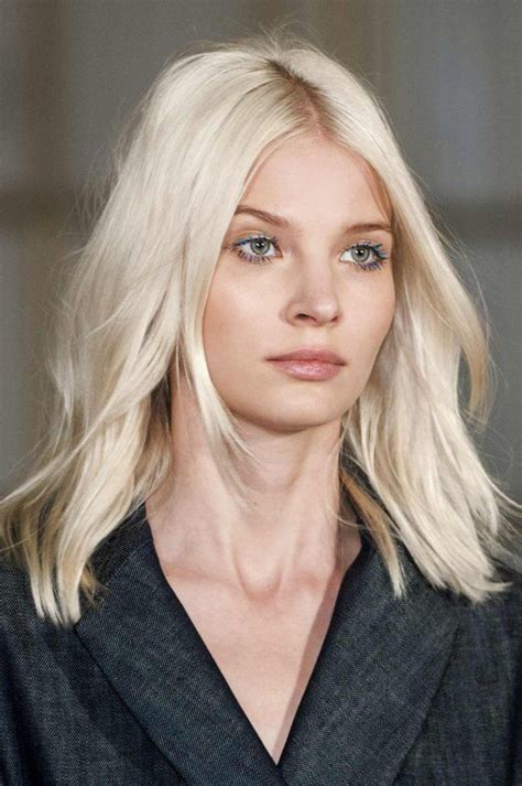 coupe cheveux epais degrade mi long | Coiffure cheveux mi long, Cheveux