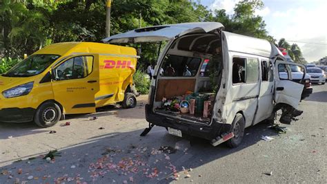 Aparatoso Percance Vehicular Deja Tres Lesionados Sobre La Carretera