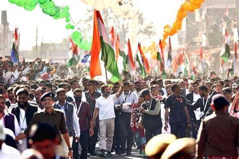 Congress Leaders Rahul Gandhi With Party Members During Bharat Jodo Yatra