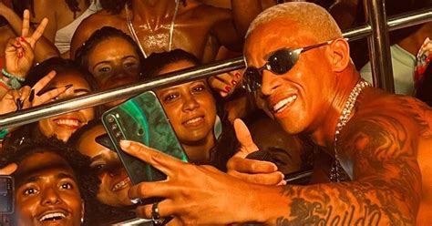 MC Biel Xcamoso morre em acidente de carro vídeo mostra colisão