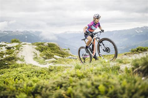 video    races  canyon mtb racings emily batty