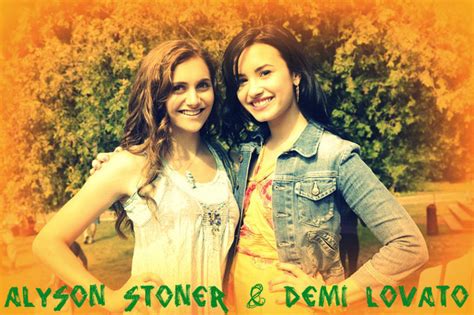 Fanpop Lunalovegood115s Photo Alyson Stoner And Demi Lovato Picnik