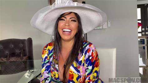 Busty Latina Milf Adore Manger Mon Cul Et Baiser Ma Grosse Bite En Levrette Julianna Vega