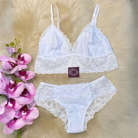 Conjunto Manu Sutiã Top Sem Bojo Sem Aro Calcinha Fio Rendado Doce Lingerie Loja virtual de