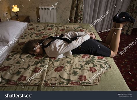 Crime Scene Hostage Woman Tied Hands Foto Stock Editar Agora 1059596948