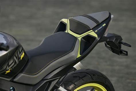 UM MOTORS XTREET RS 125 Online Kaufen Roomix