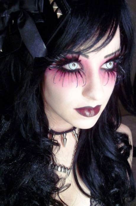 25 Gothic Halloween Makeup to Try - Flawssy