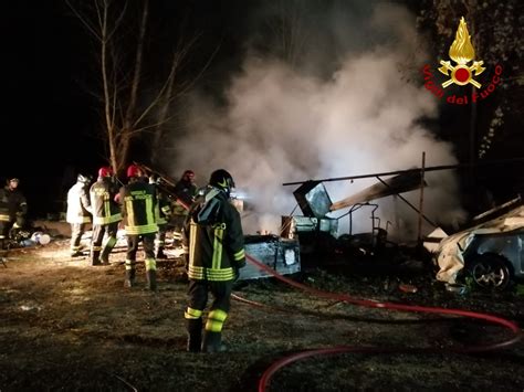 Incendio In Un Capanno Agricolo Arrivano I Vigili Del Fuoco Password