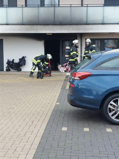 Fw Do Feuer In Mengede Wohnungsbrand In Mehrfamilienhaus