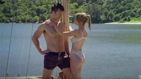 Crítica Sydney Sweeney e Glen Powell BRILHAM na divertida comédia