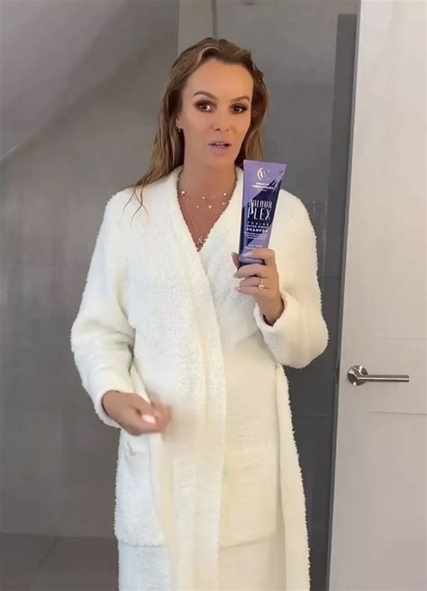 Amanda Holden suffers accidental nip slip in awkward Instagram wardrobe