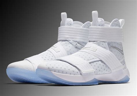 Nike LeBron Soldier 10 FlyEase | SneakerNews.com