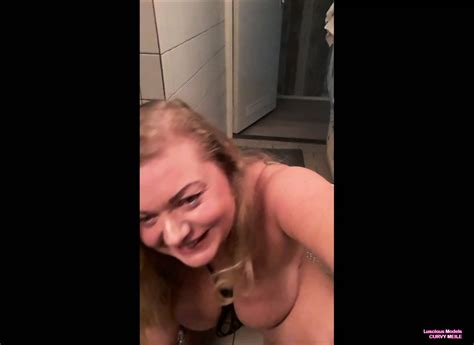 Curvy Meile Bathroom Dildo Squirt