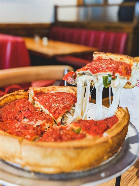 Chicago Deep Dish Style Pizza Deep Dish Pizza Style The Bulky Pie