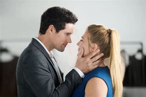 Jaicy Elliot parle de la romance originale de Hallmark dans le style