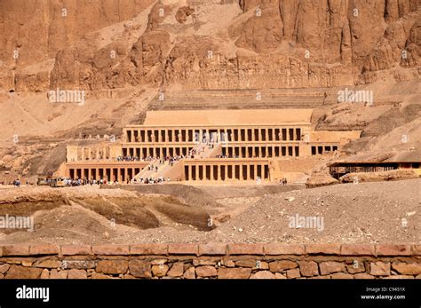 Hatshepsut Temple Egypt Stock Photo Alamy