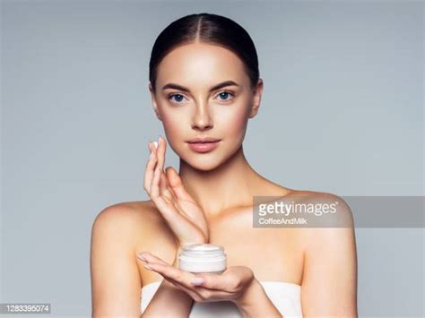 Apply Cream Face Photos And Premium High Res Pictures Getty Images