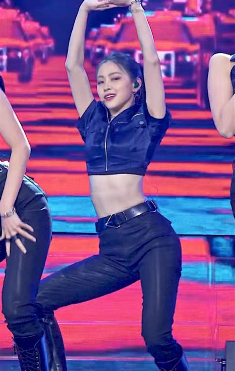 Ryujin Kpop Outfits Stage Outfits Kpop Girls