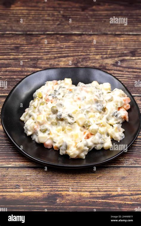 Kartoffelsalat Mit Mayonnaise Traditioneller Salat Mit Gekochtem