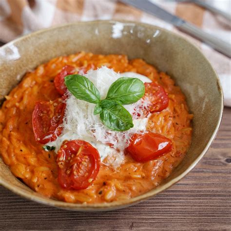 Tomatrisoni med ugnsrostade tomater och basilikakräm Matinspo se