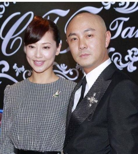 出轨还有私生女张卫健那是钱国伟老婆和孩子