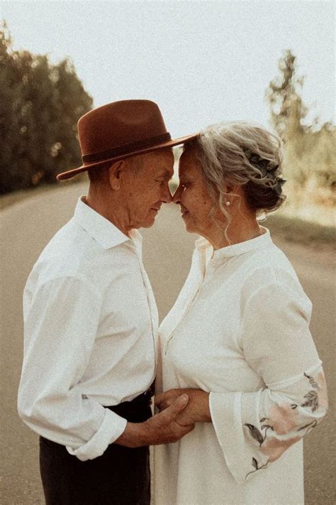 Pin By Laura On Future Me 😊 Older Couple Poses Older Couple