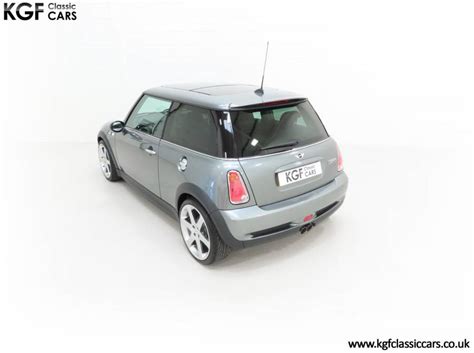 A Tremendous R53 Mini Cooper S Dark Silver £ 10995