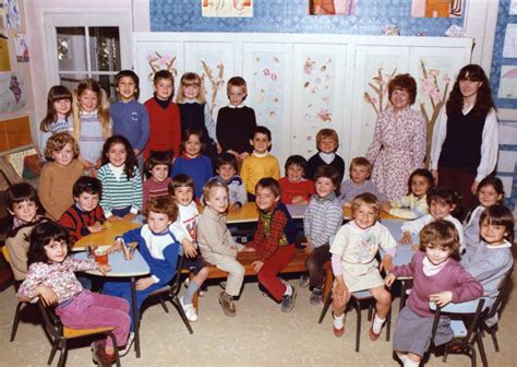 Photo de classe Maternelle 3eme année 1982 1983 de 1983 ECOLE SAINTE