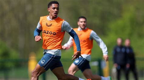 GALLERY Aston Villa Prepare For Molineux Trip AVFC