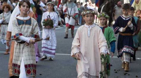 Visti Da Vicino Una Mostra Dedicata Alla Sfilata Storica Del Palio