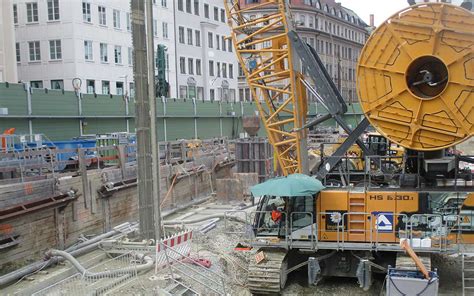 Aushub an Baustelle der 2 S Bahn Stammstrecke München BERNARD Gruppe