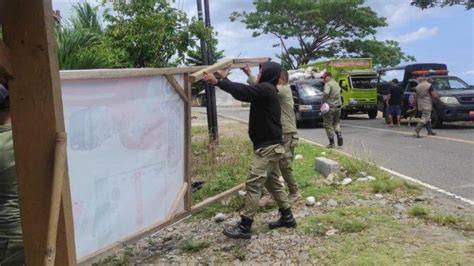 Masa Tenang Pemilu Sat Pol Pp Dampingi Bawaslu Bolsel Turunkan