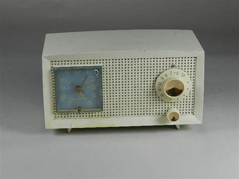 Vintage Ge Clock Radio