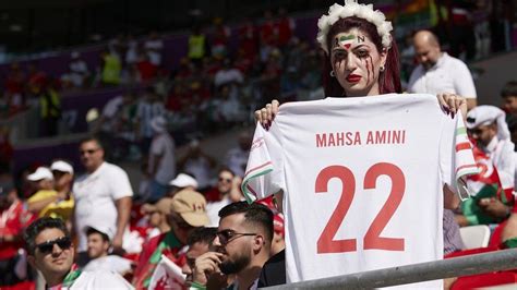 World Cup 2022 Inside The ‘secret Club’ Of Iranian Anti Government Football Fans Bbc News