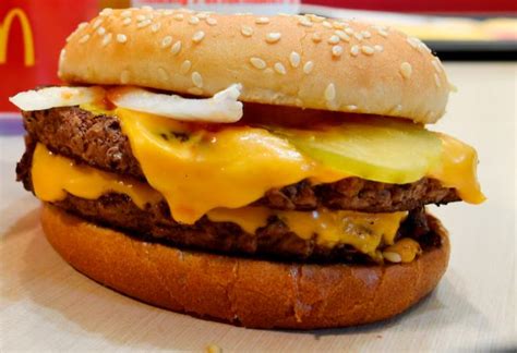 Mcdonalds Reintroduce Burgerul Quarter Pounder In De Restaurante