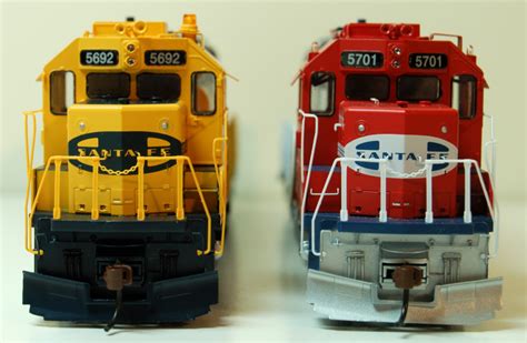 Modeling The Santa Fe Sd45 2 By Ralph Back