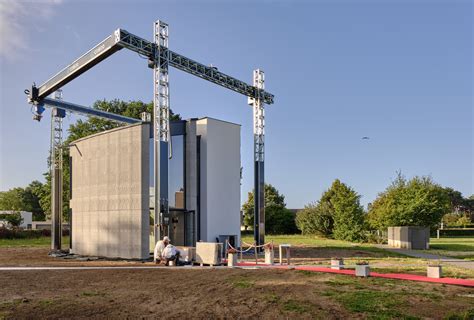 Europe's largest 3D printer builds two-story house