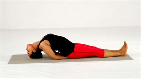 Matsyasana The Fish Pose Steps Benefits Learn Yogasanas Online