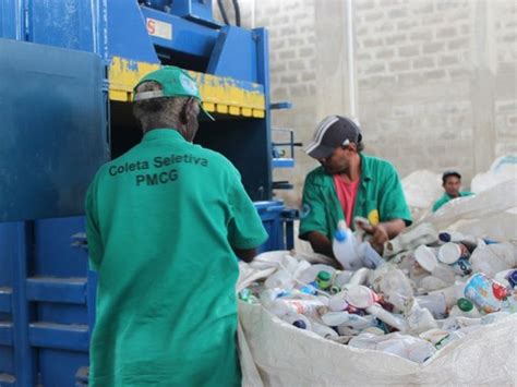 G1 Cooperativa de Campos RJ recicla 90 toneladas de lixo por mês