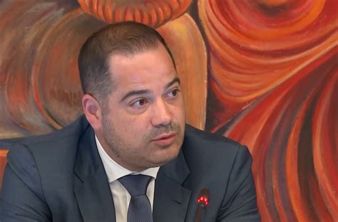 Защо Кирил Петков и Румен Радев се страхуват толкова от Калин Стоянов ...