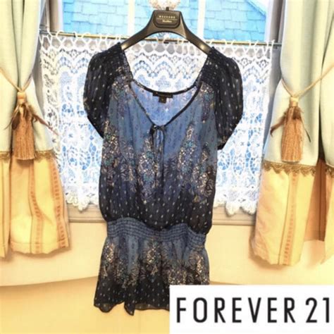 Forever 21 （size M）新品 ☆ ブラウスの通販 By Saras House｜フォーエバートゥエンティーワンならラクマ