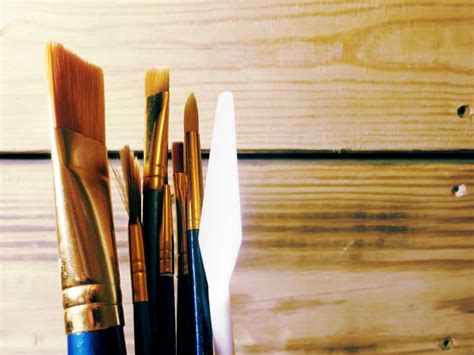 Acrylic Paint Brushes 101: Understanding Brush Types and Their Uses