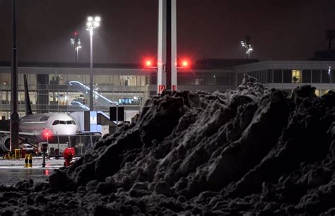 El Temporal De Nieve En Alemania Obliga A Cancelar Cientos De Vueltos Y