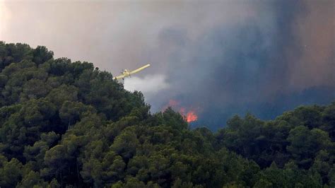 El Fuego Avanza Sin Control En La Catalu A Central Casi