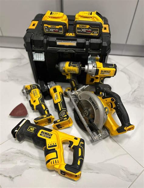 Продам набір інструментів DeWALT: 1 649 € - Авто інструменти, набори ...