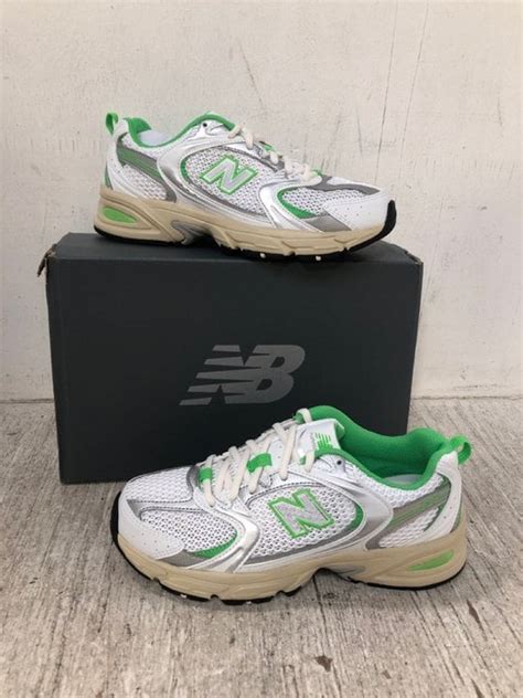 John Pye Auctions NEW BALANCE MENS MR530 TRAINERS IN WHITE GREEN